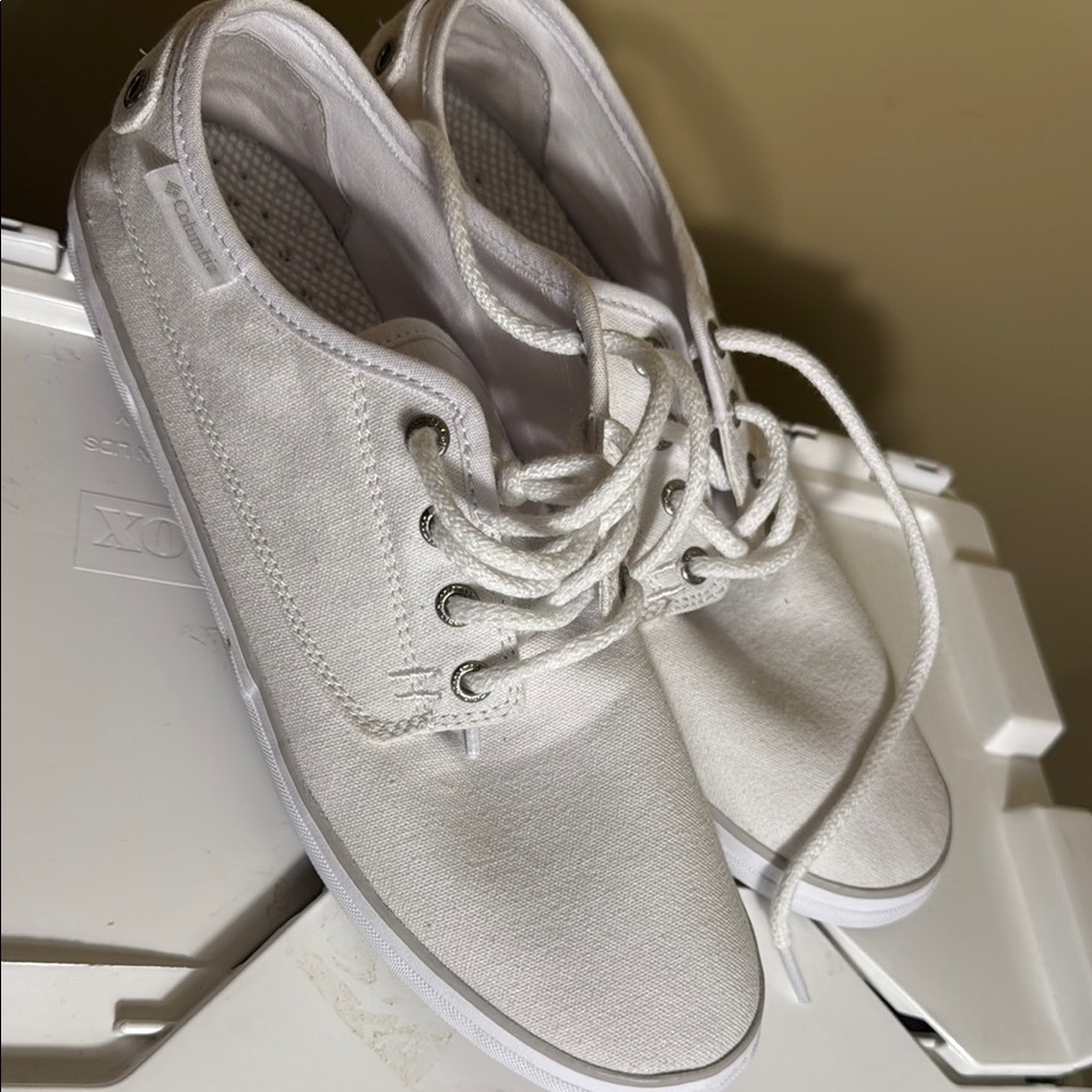 Columbia White Canvas Sneakers Casual Low-Top Design - Picture 5 of 9
